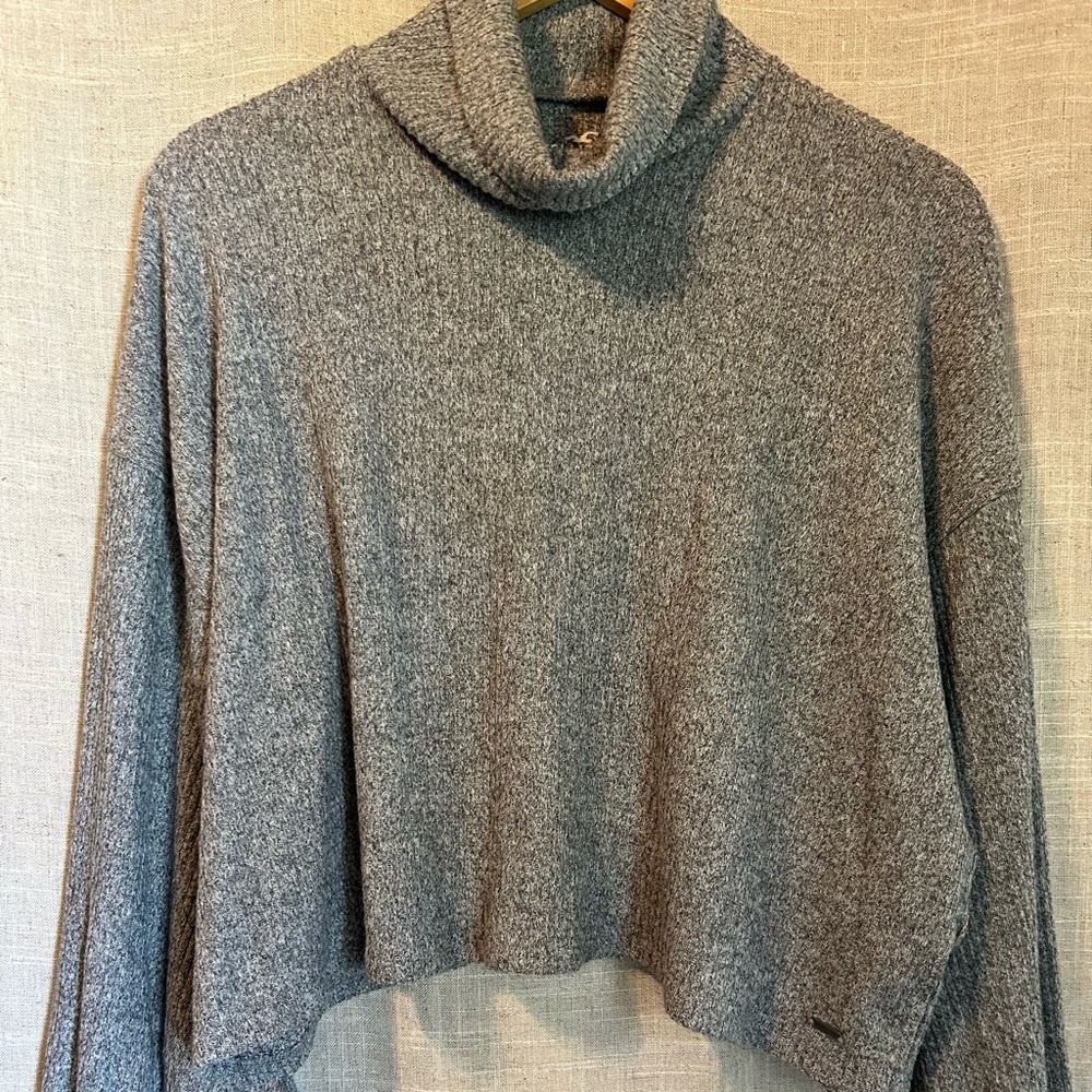 Hollister Cropped Long Sleeve